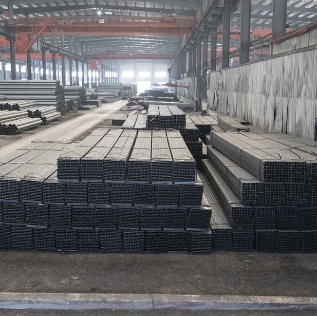 Ống vuông đen đang chứng kiến nhu cầu ngày càng tăng trong các dự án xây dựng hiện đại